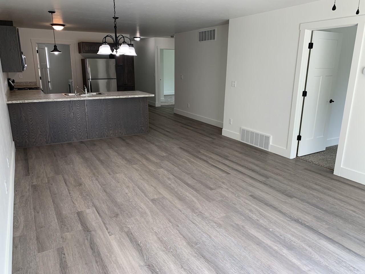 1704 S Woodland Dr - Photo 6 of 21
