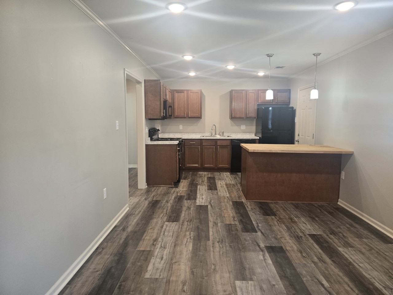 315 1/2 Eugene St - Photo 2 of 4