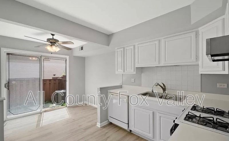 1723 Queensbury Cir - Photo 4 of 14