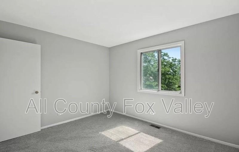 1723 Queensbury Cir - Photo 5 of 14