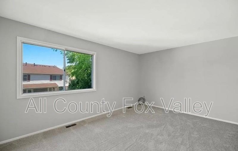 1723 Queensbury Cir - Photo 7 of 14