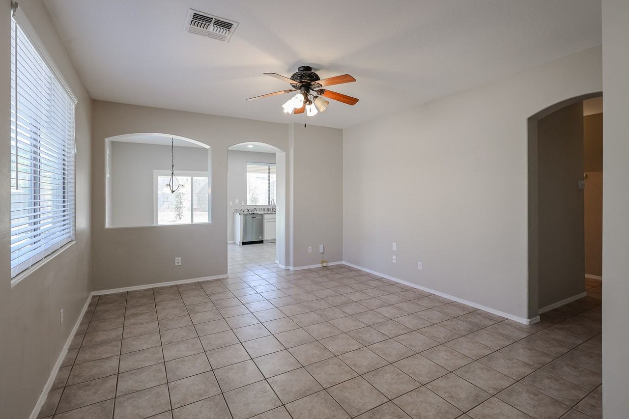 16926 W Nottingham Way - Photo 4 of 35