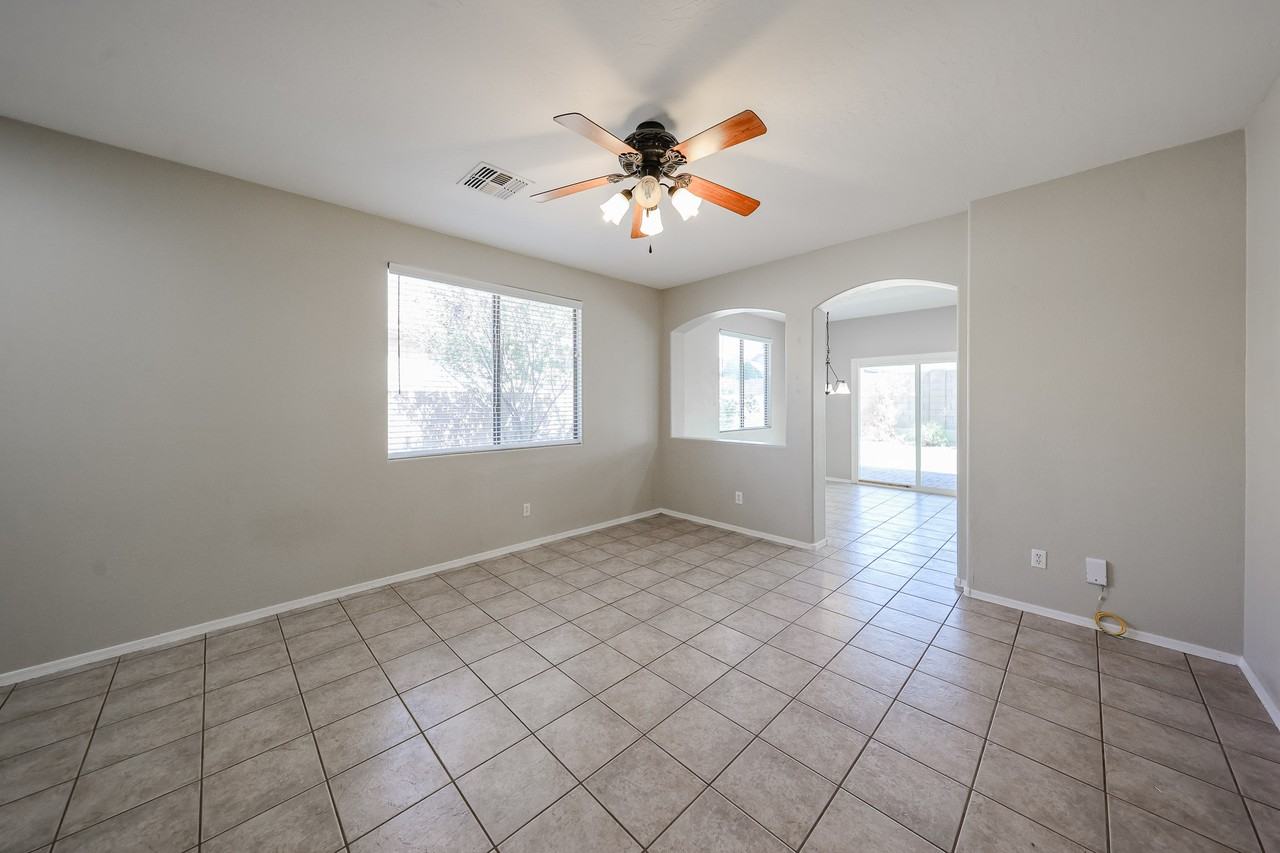 16926 W Nottingham Way - Photo 7 of 35