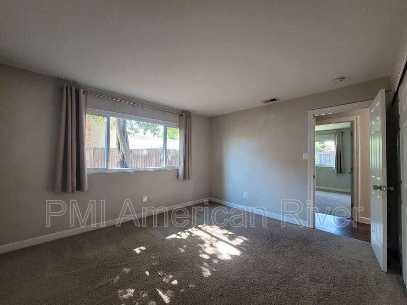 8924 Sutters Gold Dr - Photo 4 of 20