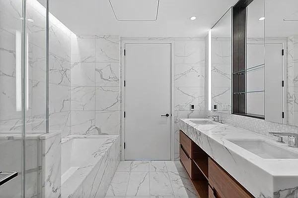 30 Riverside Blvd #20K - Photo 2 of 14
