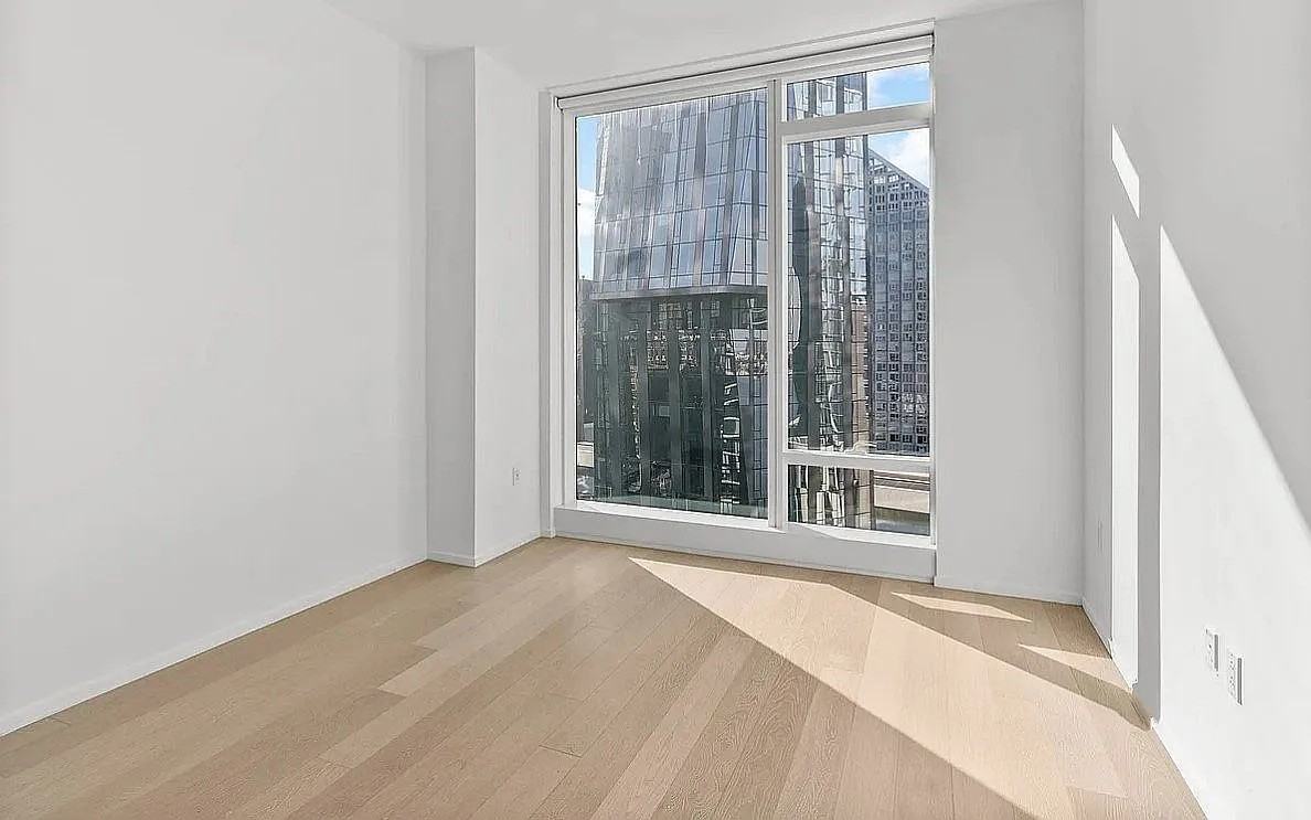 30 Riverside Blvd #20K - Photo 5 of 14