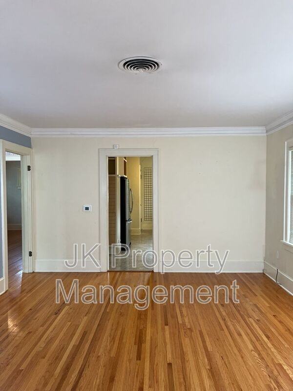 2217 1st Ave S - Photo 3 of 9