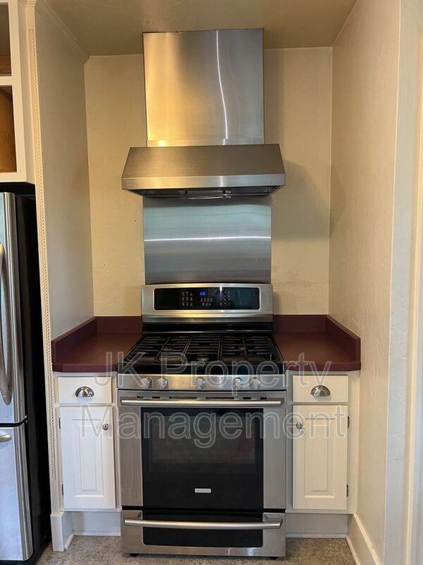 2217 1st Ave S - Photo 5 of 9
