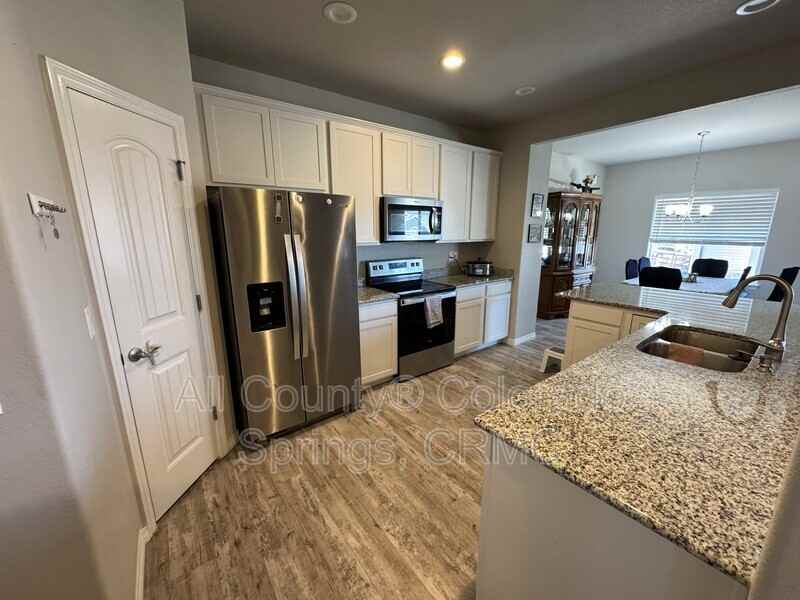 10451 Wrangell Cir - Photo 4 of 26