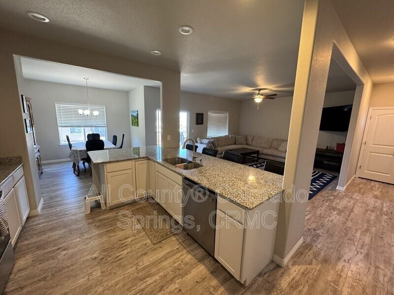 10451 Wrangell Cir - Photo 5 of 26