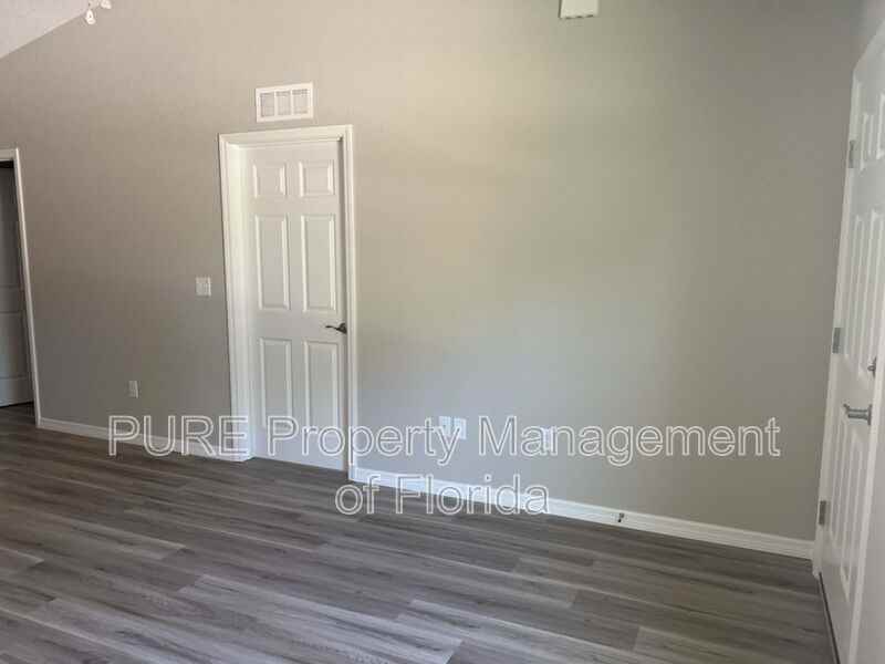 6504 Sw 140th Place Rd #2 - Photo 6 of 50