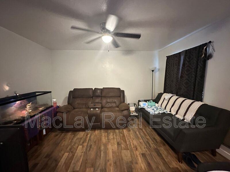 2922 E Roeser Rd #2 - Photo 5 of 8