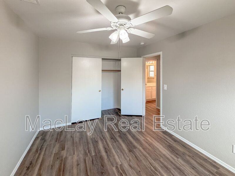 2934 E Blackhawk Dr - Photo 5 of 23