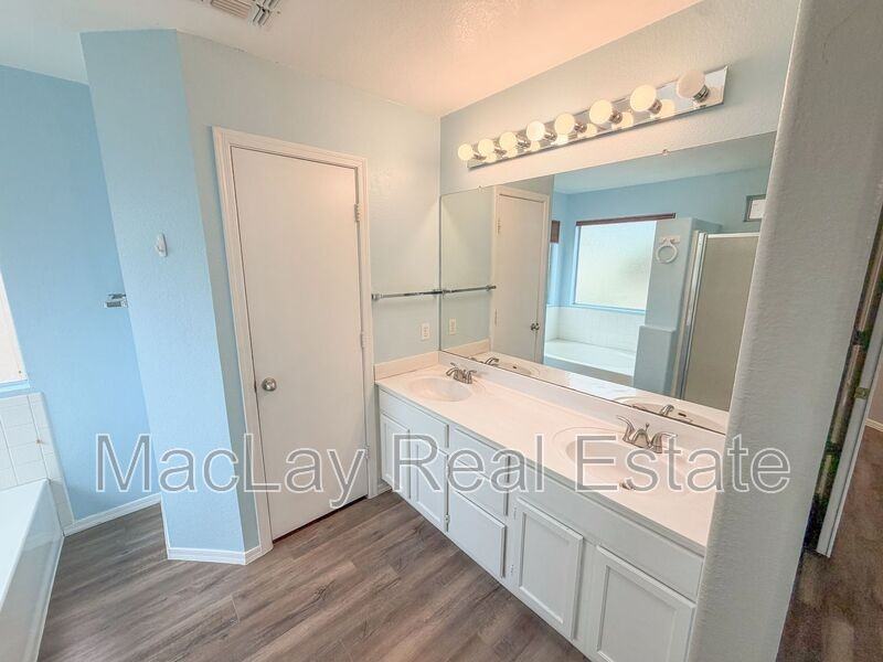 2934 E Blackhawk Dr - Photo 7 of 23