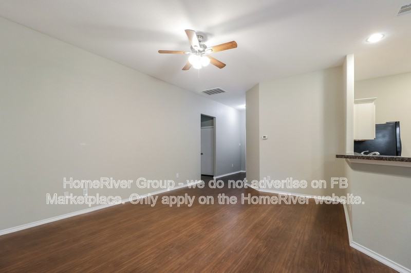 11427 Ryan Ct - Photo 3 of 17