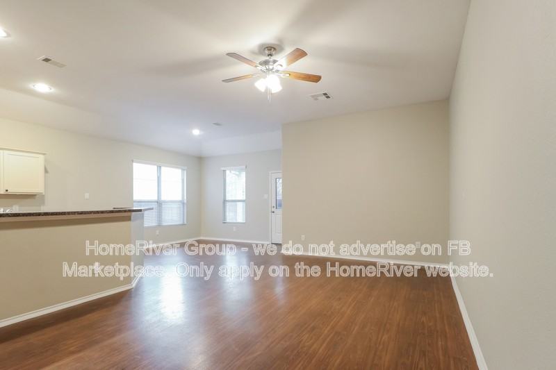 11427 Ryan Ct - Photo 4 of 17