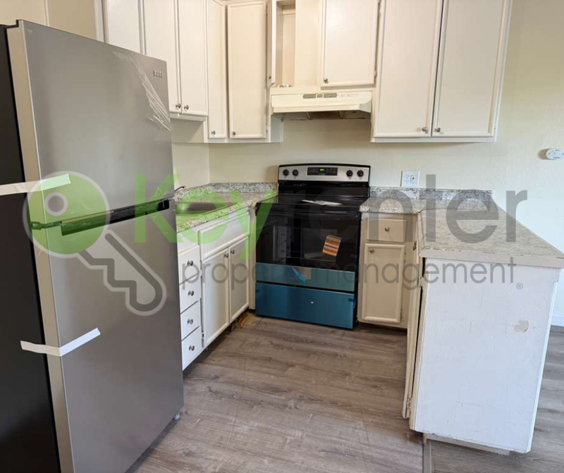 1065 Santiago Ave #6 - Photo 4 of 25