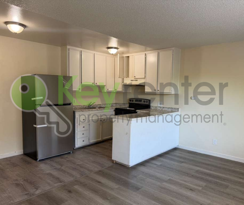 1065 Santiago Ave #6 - Photo 6 of 25