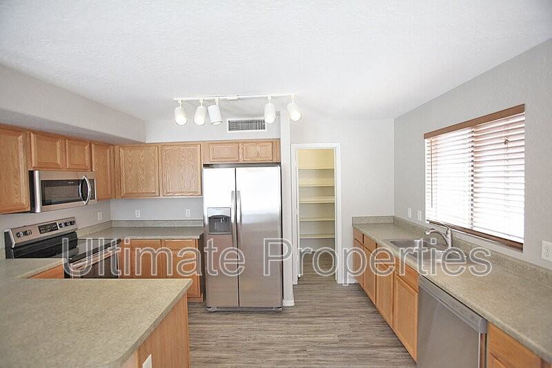 6132 N Florence Ave - Photo 7 of 24