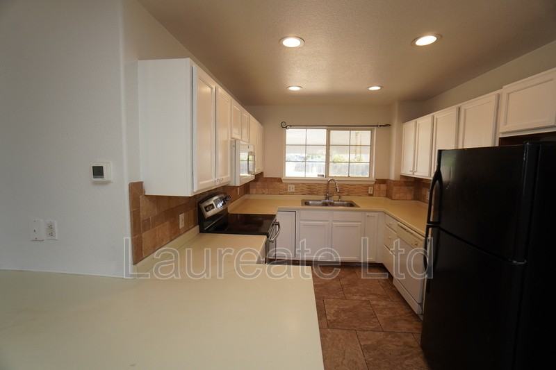 4776 Blackhawk Way - Photo 5 of 31