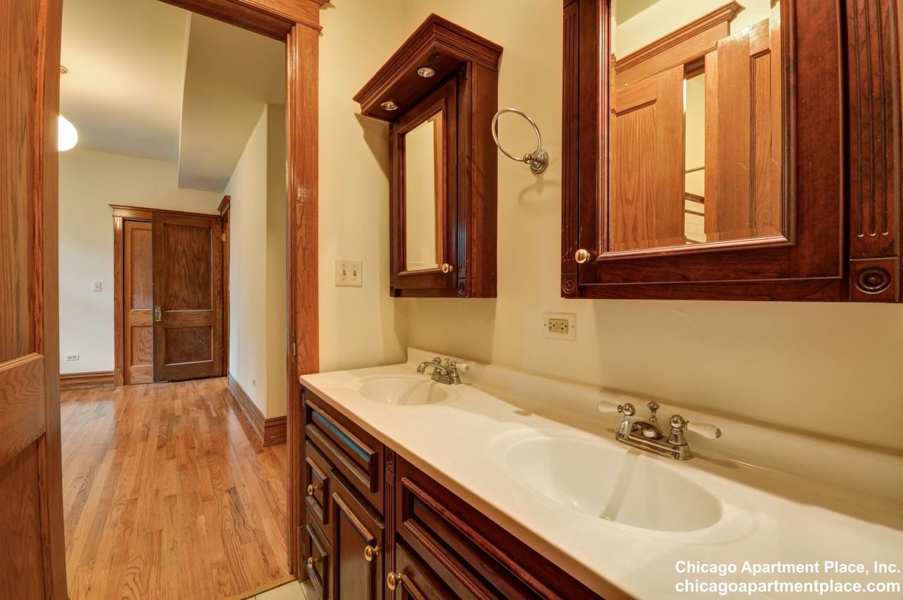 3920 N Janssen Ave #3 - Photo 6 of 16