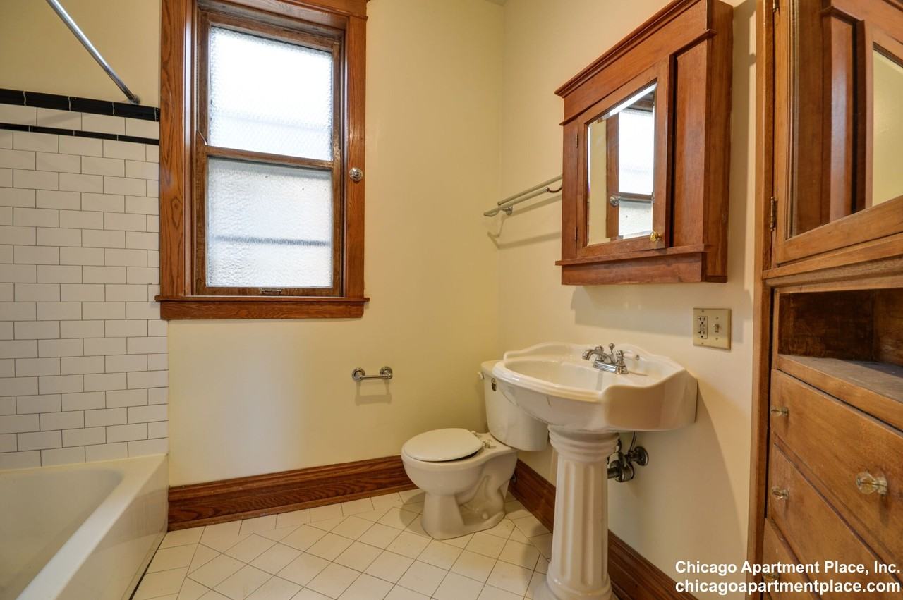 3920 N Janssen Ave #3 - Photo 7 of 16