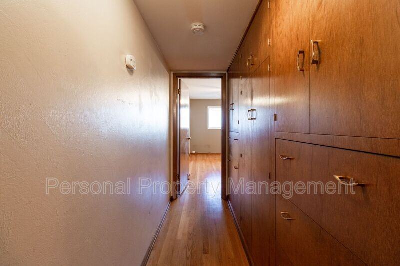219 W 31st St - Photo 6 of 12