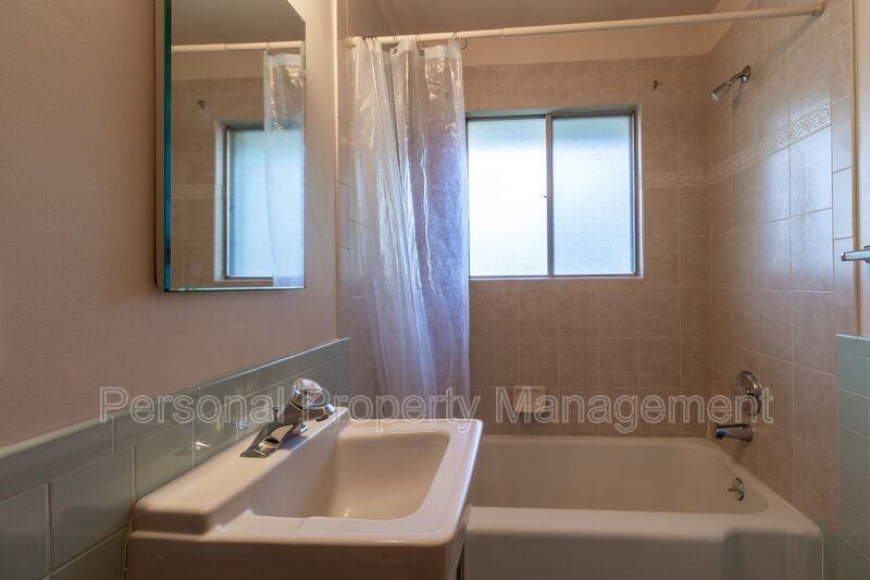 219 W 31st St - Photo 7 of 12