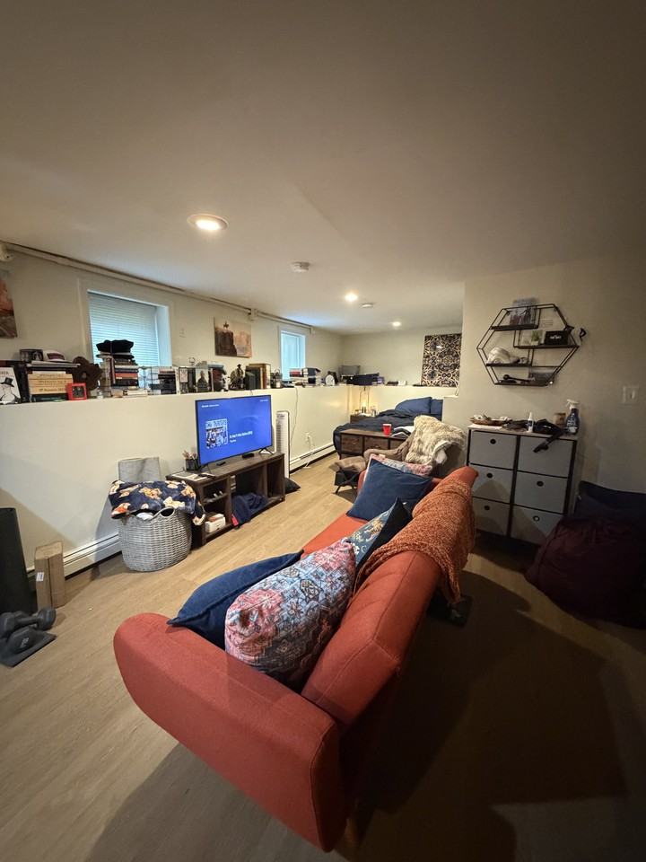 35 N Margin St #B - Photo 3 of 8