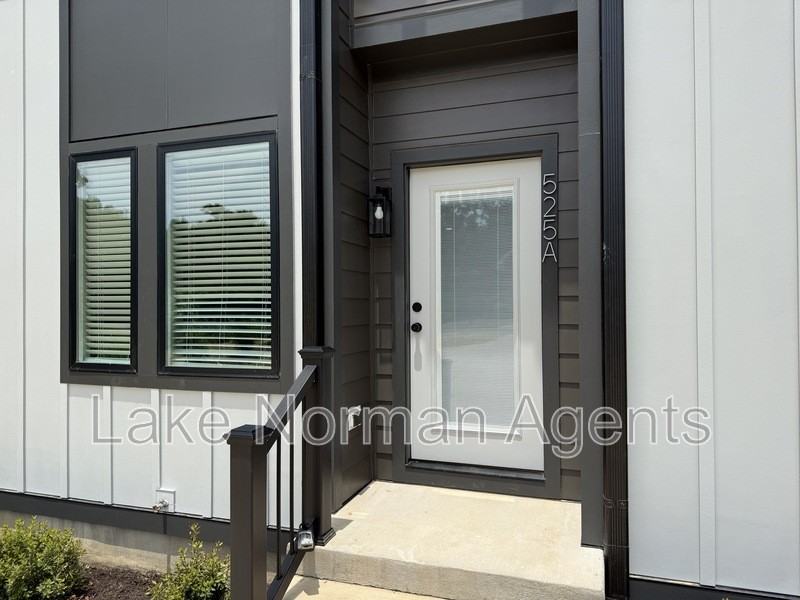 525 Dellwood Dr #A - Photo 2 of 16