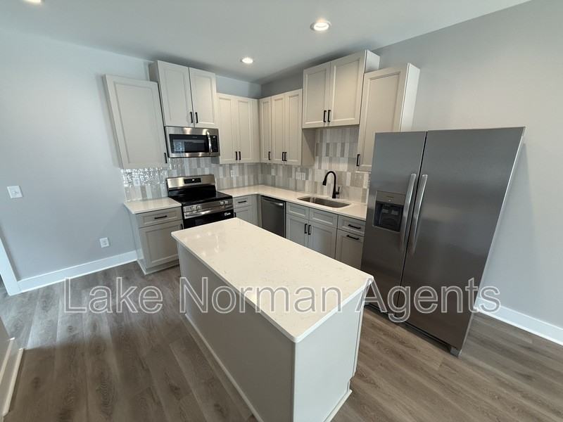 525 Dellwood Dr #A - Photo 6 of 16