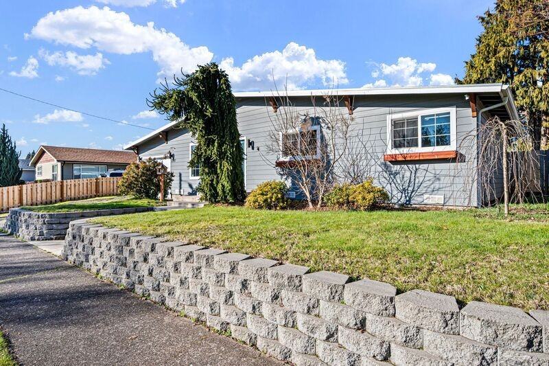 2577 Elysium Ave - Photo 3 of 50