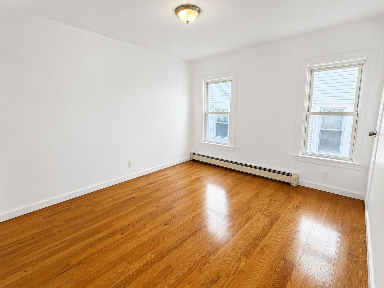 118 Vernal St #2 - Photo 4 of 8