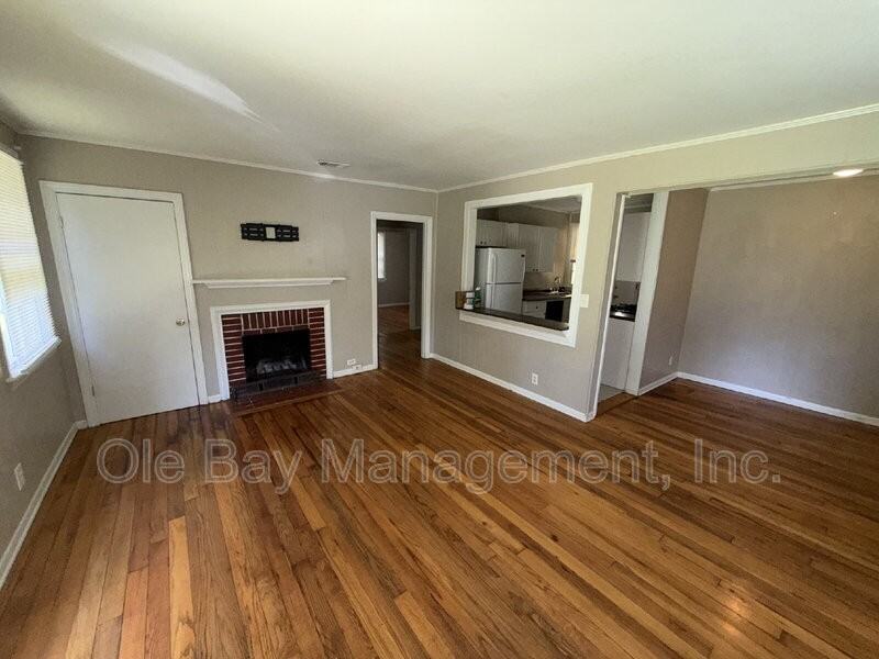 5175 Brentwood Ln - Photo 2 of 9