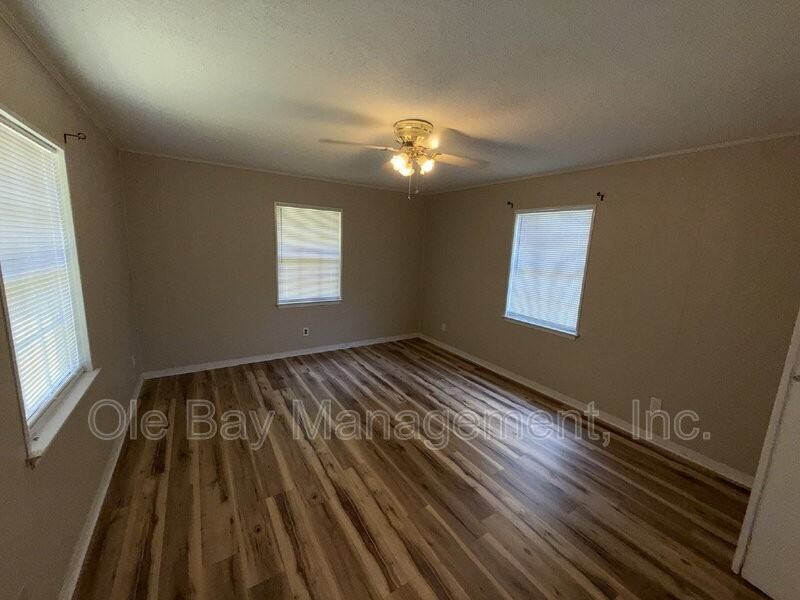 5175 Brentwood Ln - Photo 4 of 9