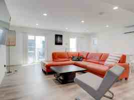 featured image of 1875 W 20th St