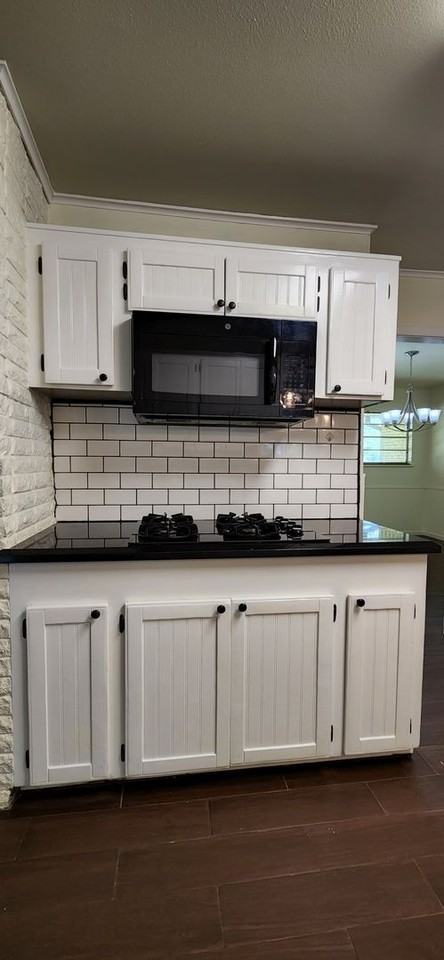 2601 Greenwood St - Photo 2 of 43