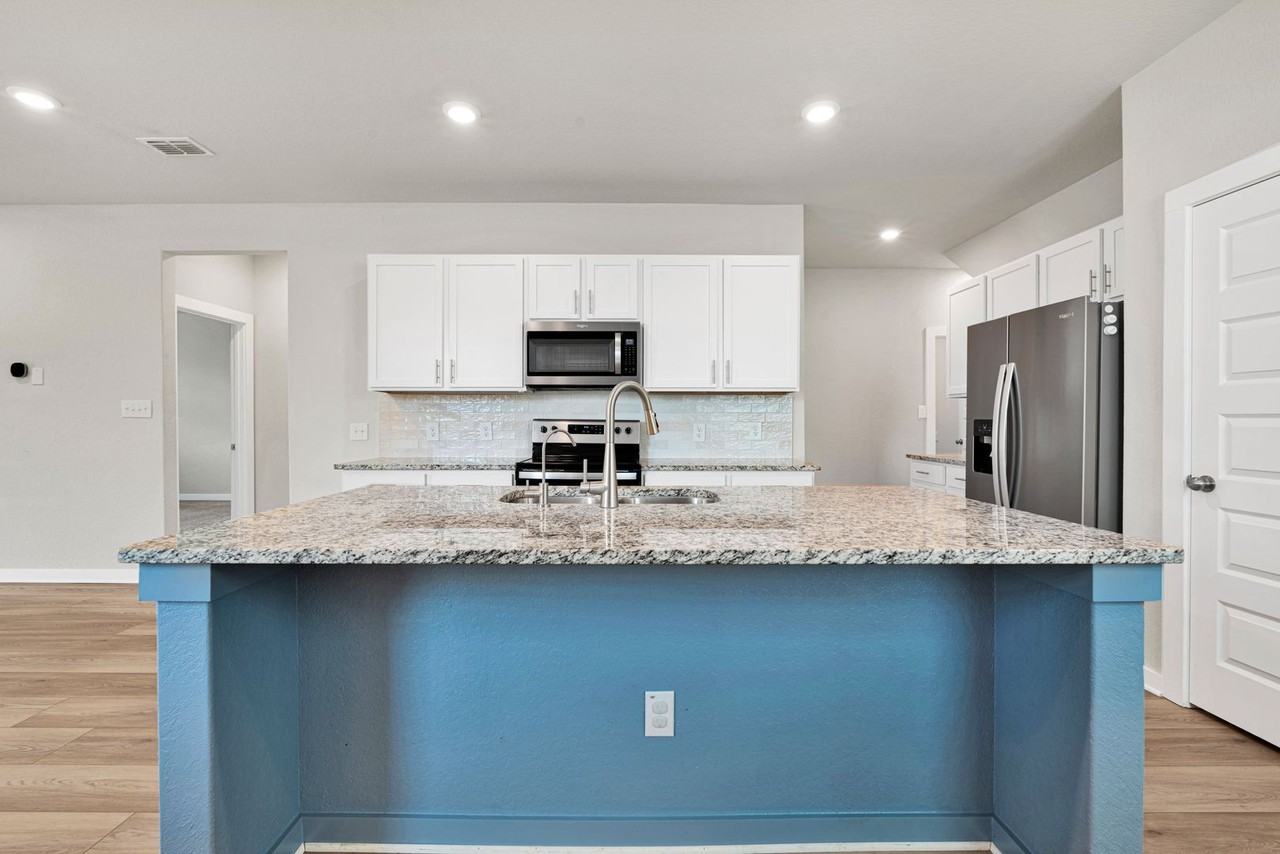 4030 Bellamy Bnd - Photo 2 of 22