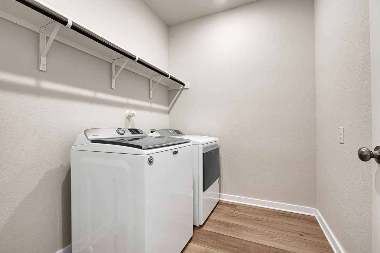 4030 Bellamy Bnd - Photo 5 of 22