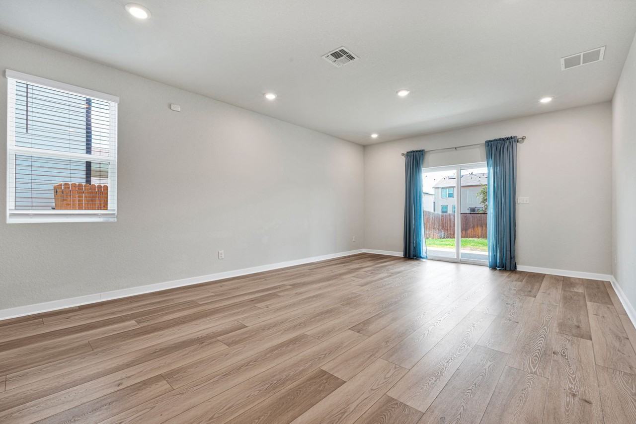 4030 Bellamy Bnd - Photo 6 of 22