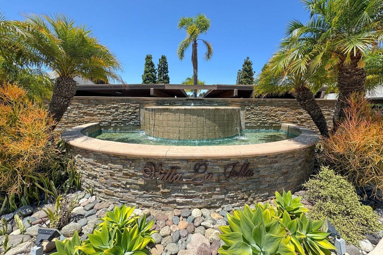 8545 Villa La Jolla Dr #H - Photo 3 of 42