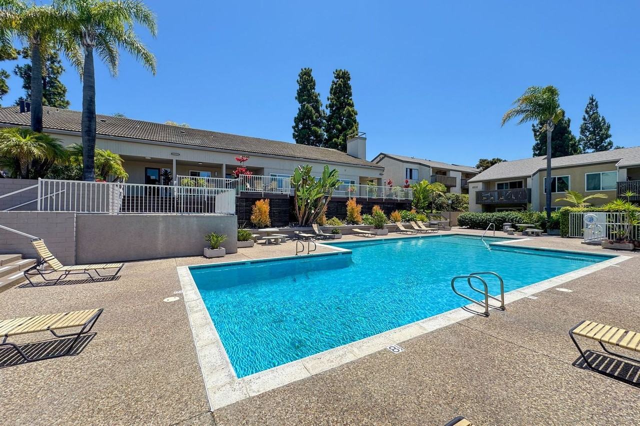 8545 Villa La Jolla Dr #H - Photo 5 of 42