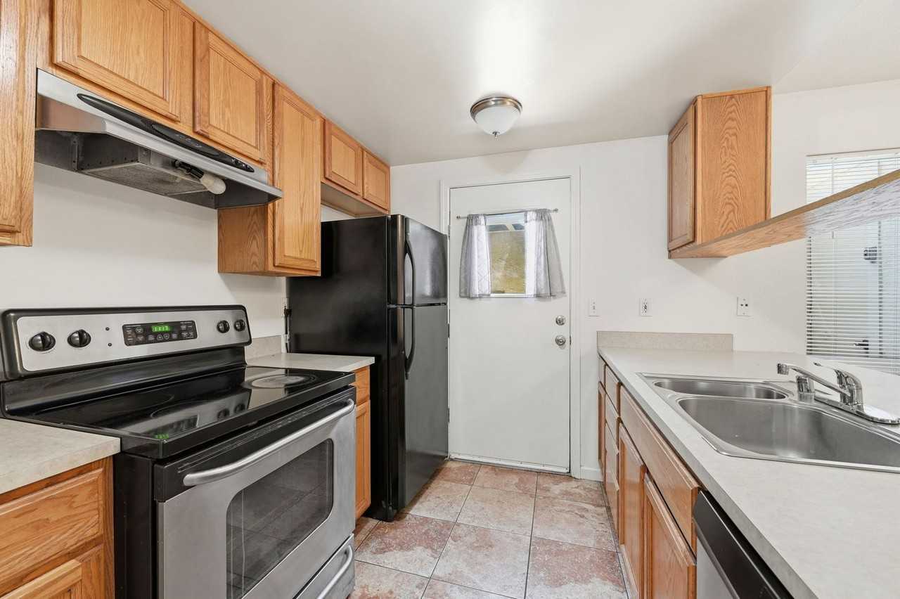 5576 Magnolia Ter - Photo 2 of 15