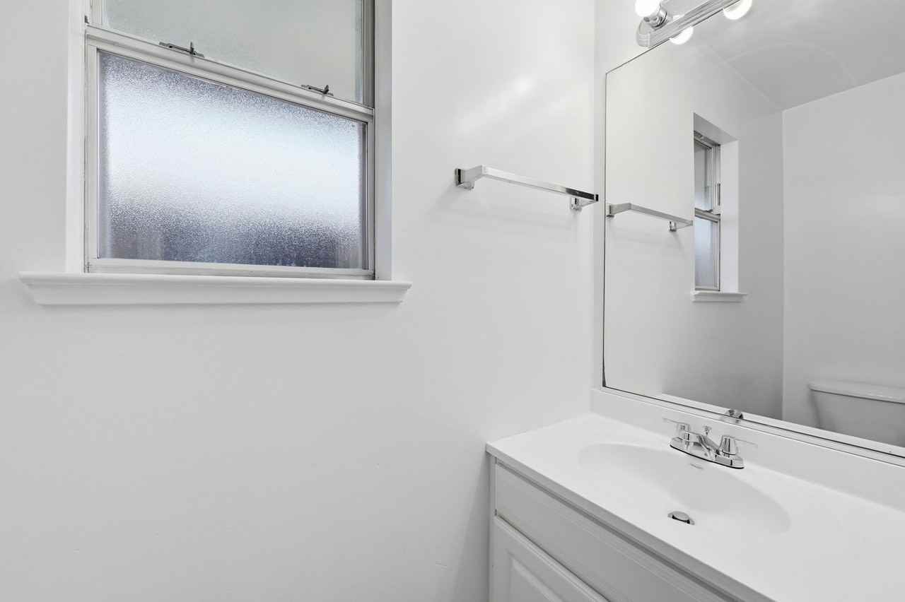5576 Magnolia Ter - Photo 5 of 15