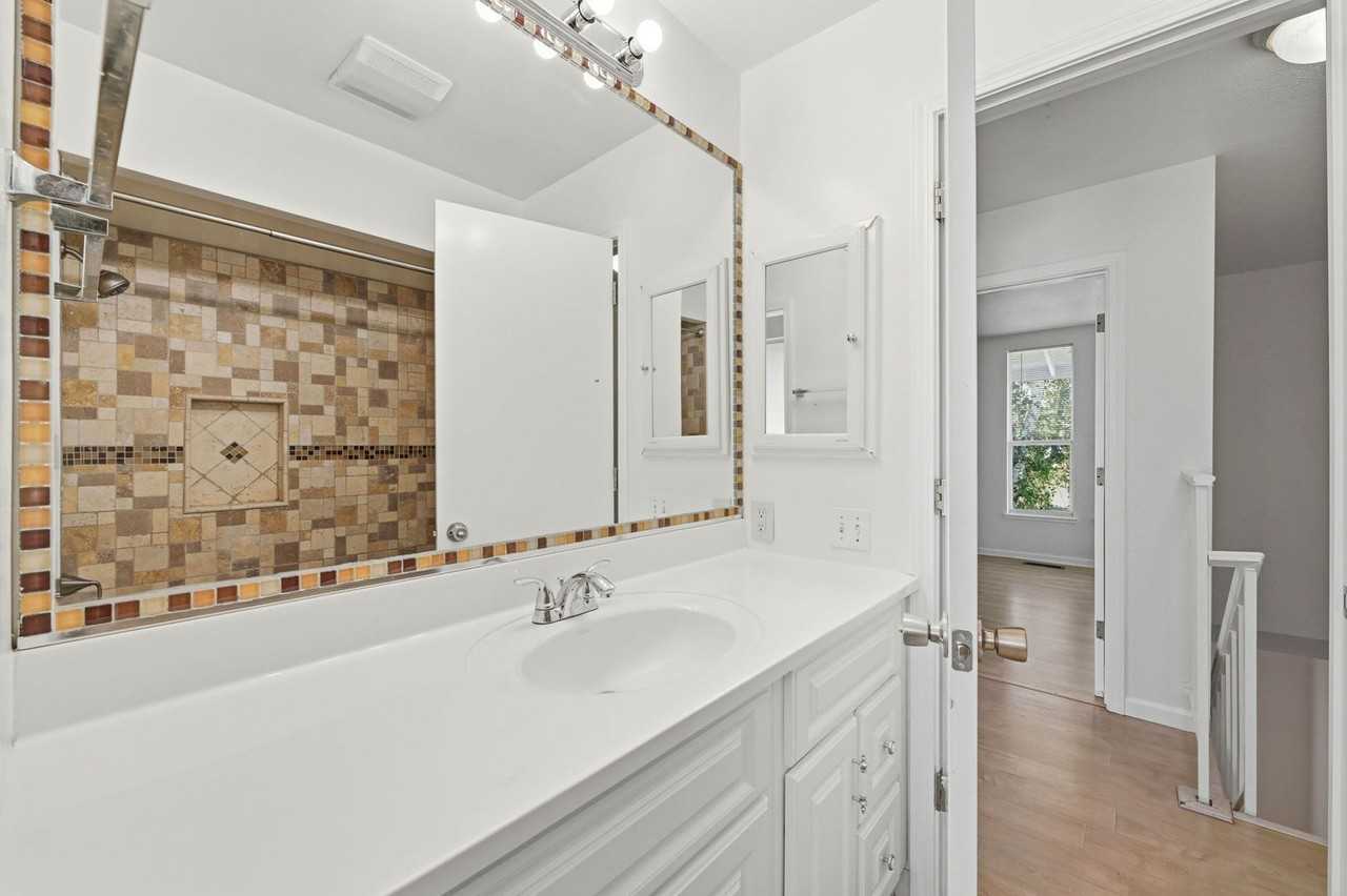 5576 Magnolia Ter - Photo 7 of 15