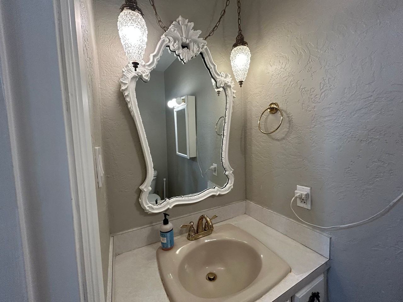 428 428 N. 200 E. - Main House - Photo 7 of 19
