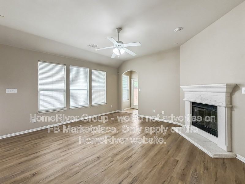 410 Marshall Way - Photo 6 of 27