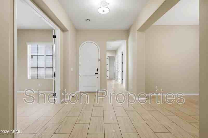 20441 W Hamilton St - Photo 6 of 47