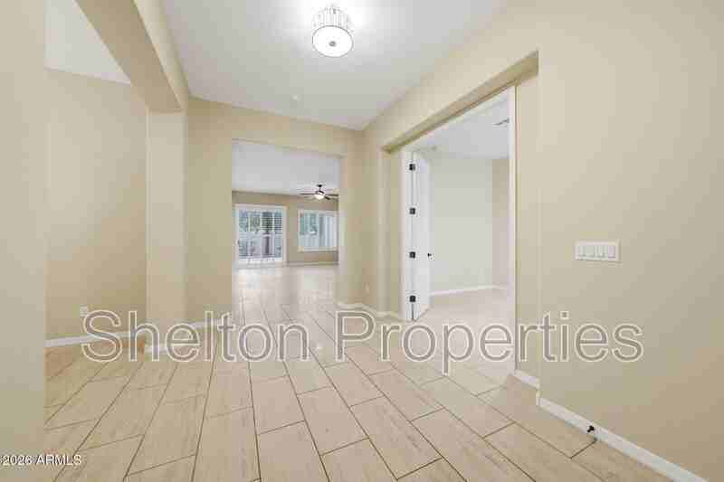 20441 W Hamilton St - Photo 7 of 47