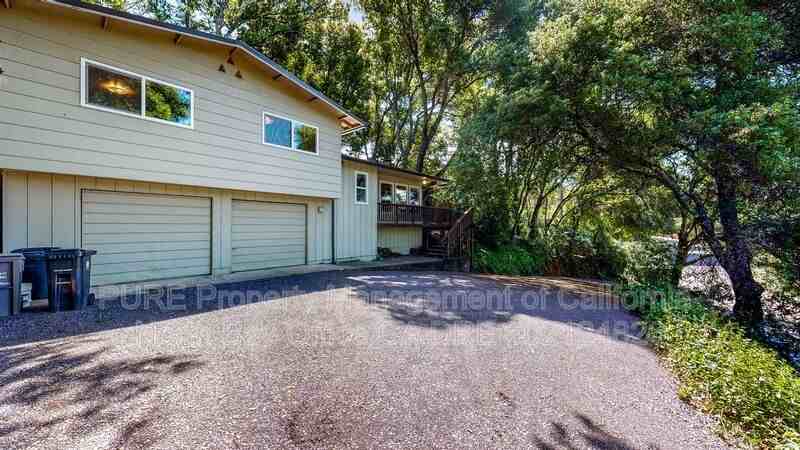 1580 Madrone Dr - Photo 4 of 36